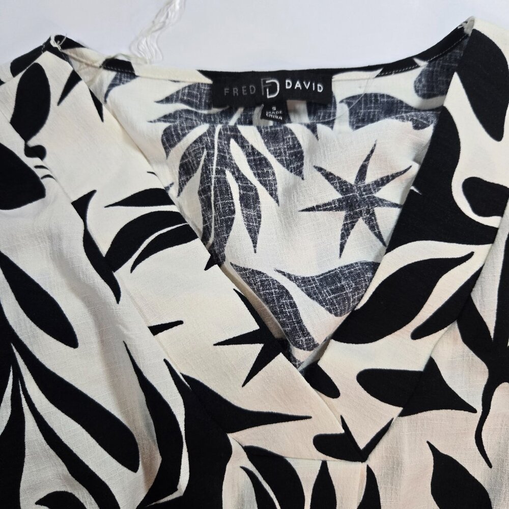 Fred David Black & White Tropical Print Belted Midi Dress - Picture 3 of 15